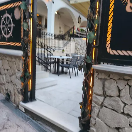 Готель Restaurant Aequum Seafood House Трогір